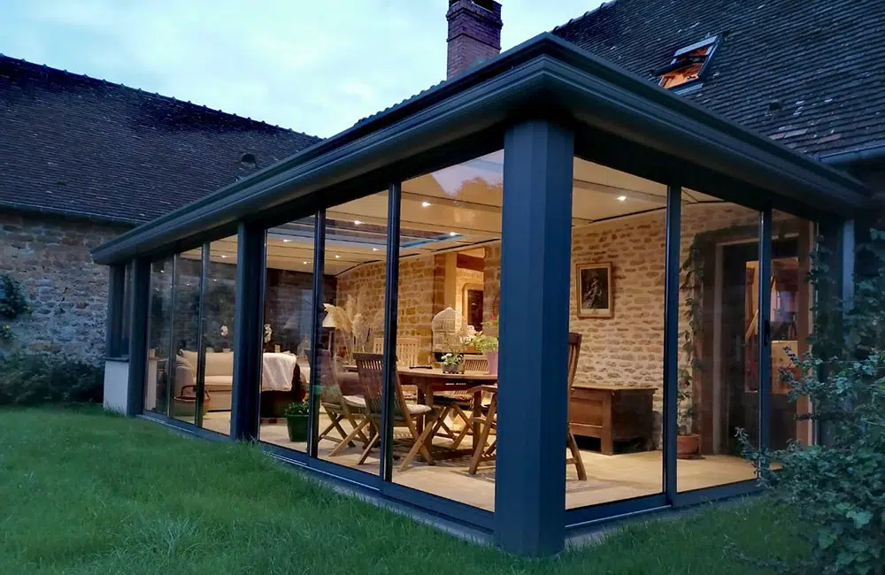 Véranda avec un design arrondi