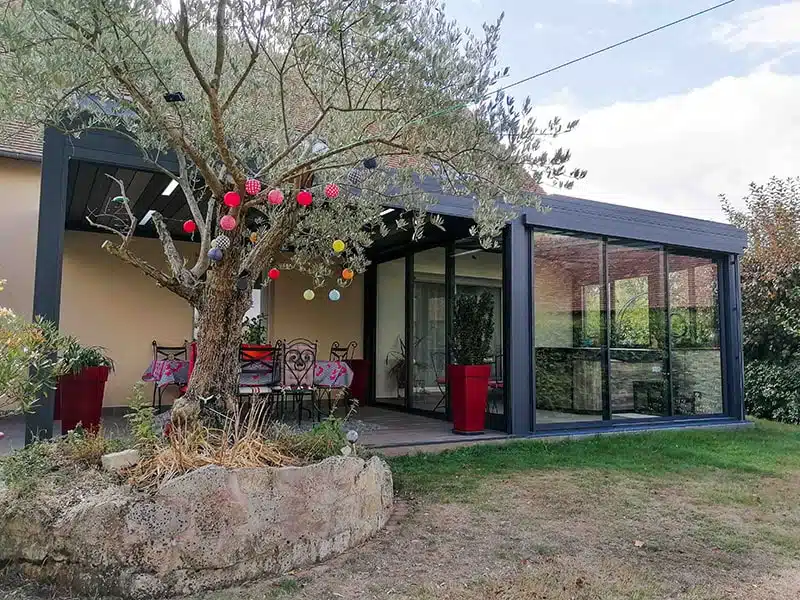 Vue extérieure d'une véranda et pergola Neuville-sur-Sarthe - 2